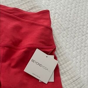 Beyond Yoga Vibrant pink  Leggings
